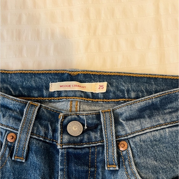 Levis Wedgie Straight Jeans - Picture 4 of 7